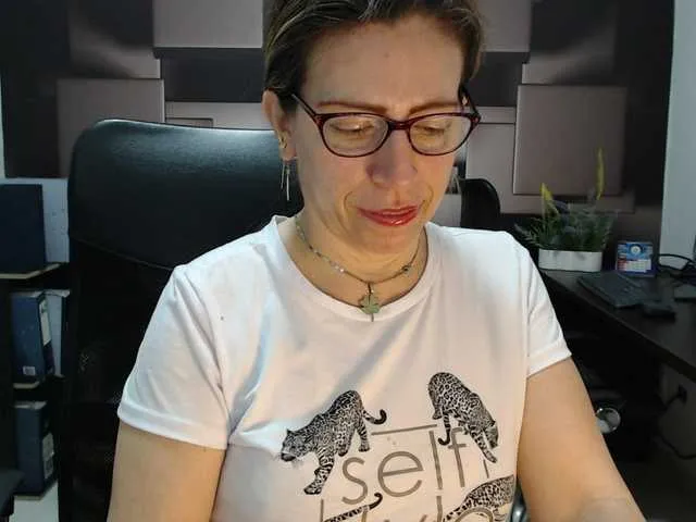 Live sex webcam photo for maturehot-1 #249788061