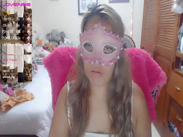 Live sex webcam photo for Meganhill_ #257832741