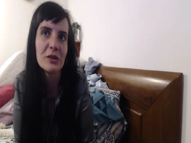 Live sex webcam photo for isabellazee2 #253261593