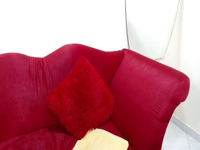 Live sex webcam photo for SWEET01LOVE #256047750