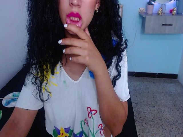 Live sex webcam photo for Jade_lee88 #255937628