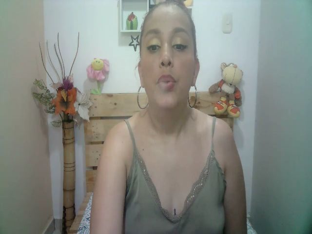 Live sex webcam photo for pamela_kuttee #263545351