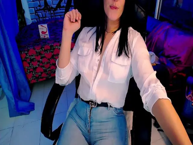 Live sex webcam photo for Sashabreck #287859933