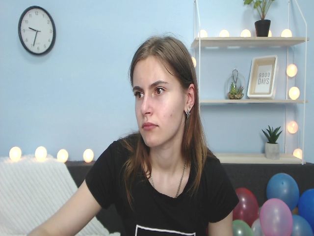 Live sex webcam photo for MollyTravis #252350150