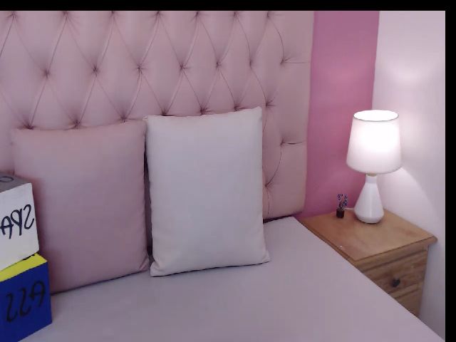 Live sex webcam photo for Keyra_R #259364664