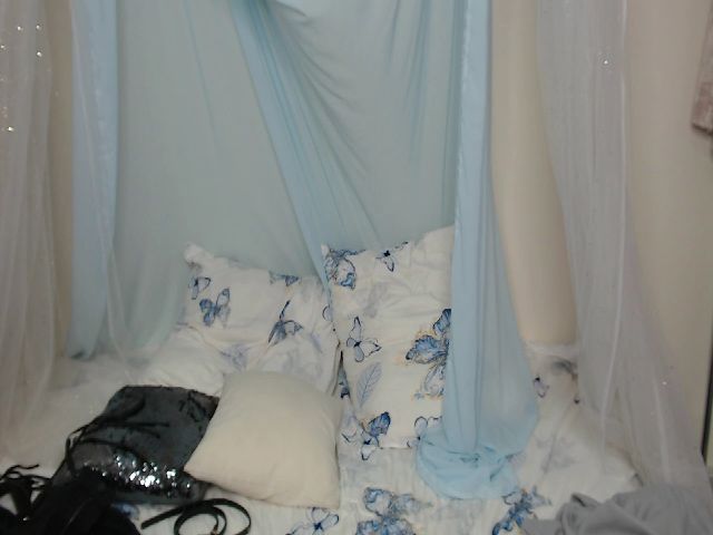 Live sex webcam photo for ImFoxx #259946722