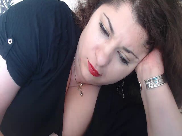 Live sex webcam photo for MilenaDivine #256275398