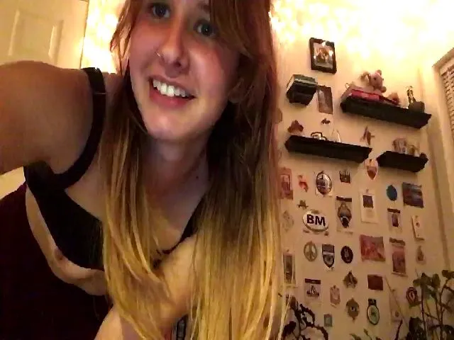 Live sex webcam photo for Lady_Garnet22 #260434438