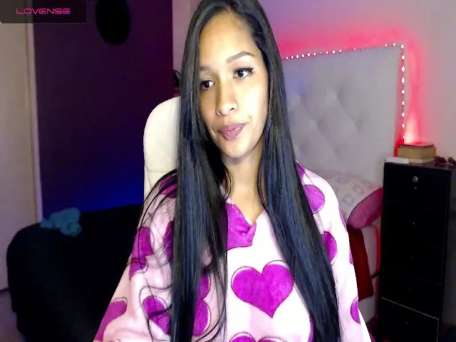 Live sex webcam photo for Sexy_latina69 #253050094