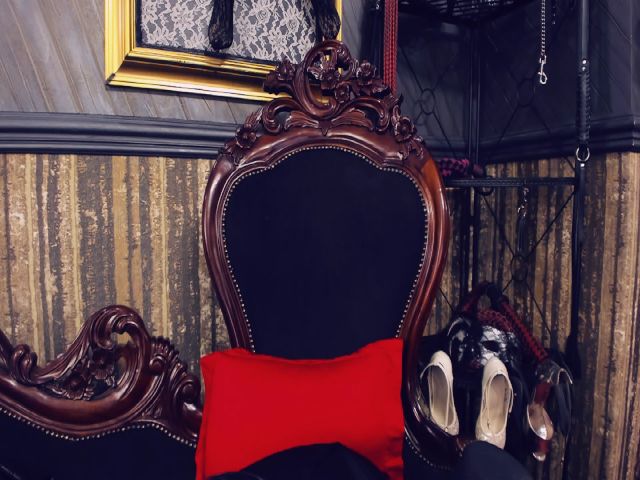 Live sex webcam photo for MelissaGlow #257608954