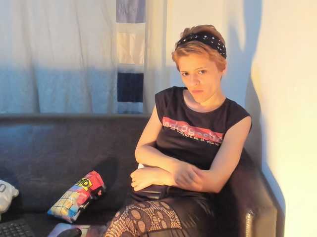 Live sex webcam photo for EllaRose29 #241354171