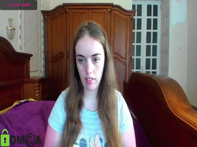Live sex webcam photo for Fi_Lena #263722706