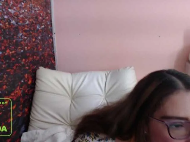 Live sex webcam photo for jeniferblanco #241043575