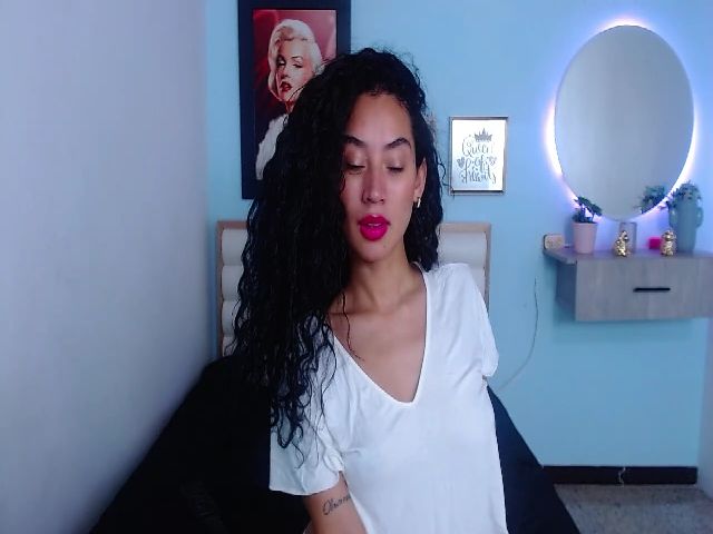 Live sex webcam photo for Jade_lee88 #255916430