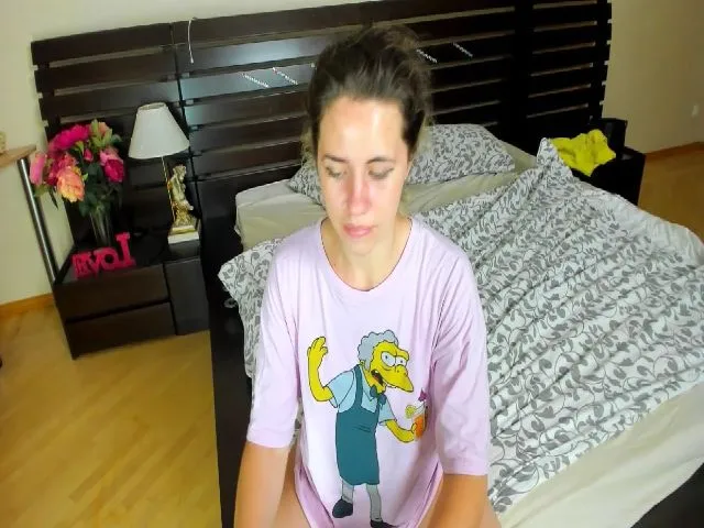 Live sex webcam photo for HildaBoom_77 #253930193