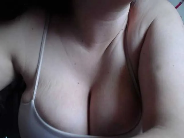 Live sex webcam photo for melanyissabel #244293771