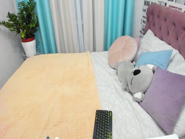 Live sex webcam photo for VictoriaLoved #257133483