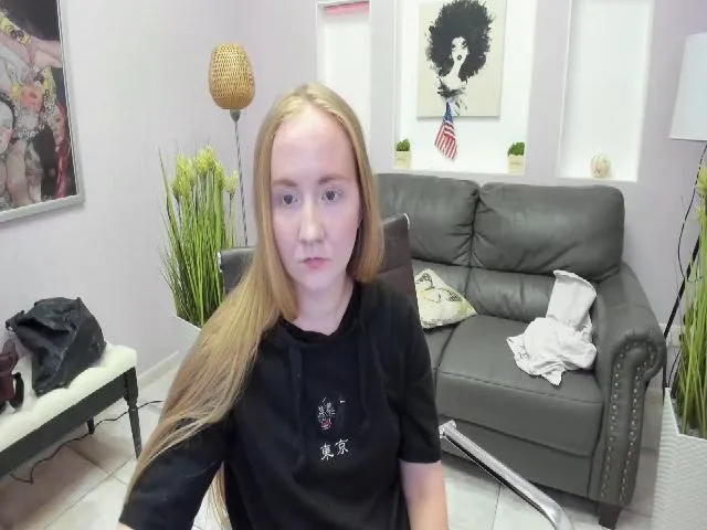 Live sex webcam photo for StunningKelly #254888505