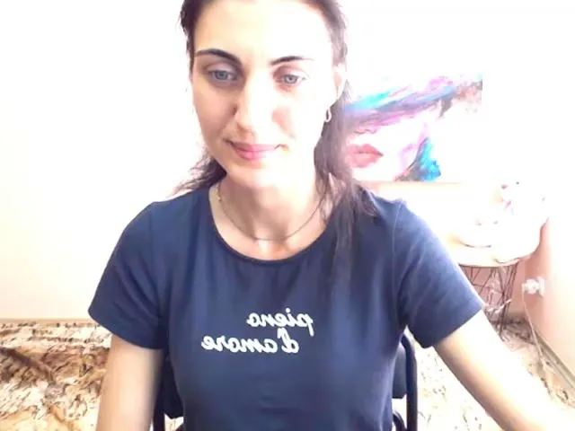 Live sex webcam photo for Miss_Vivian #264294571