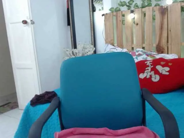 Live sex webcam photo for liabigtits #242033756