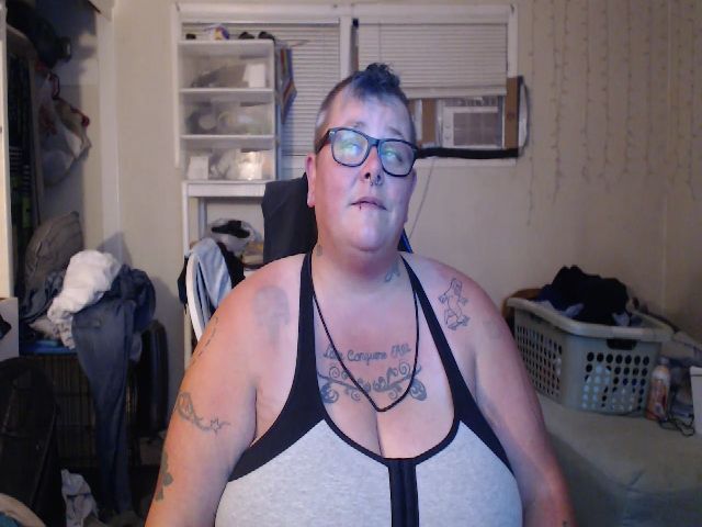Live sex webcam photo for PunkChick420 #264063670