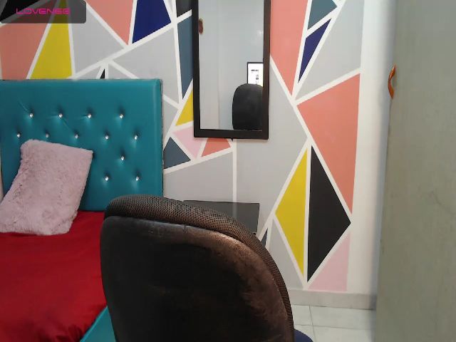 Live sex webcam photo for TATIANA_WD #287858915