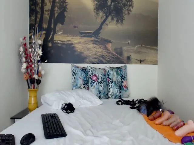 Live sex webcam photo for AikoTailor #287876659