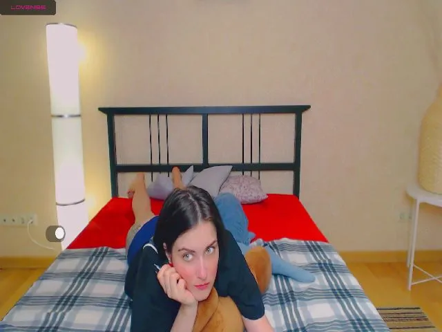 Live sex webcam photo for Elise_sweet #261611059