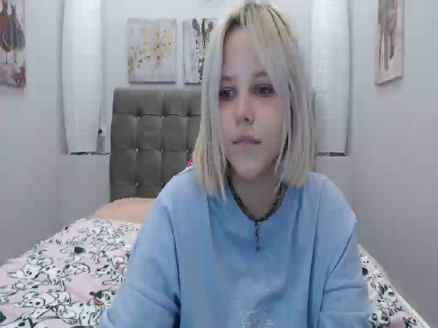 Live sex webcam photo for Helokit #253676476