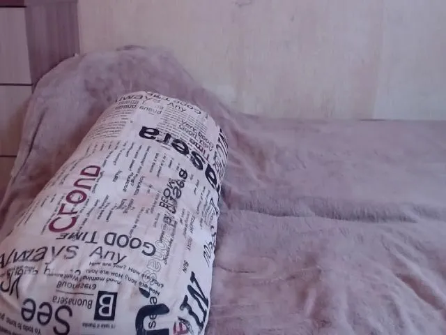 Live sex webcam photo for AndreaBlondy #253425760