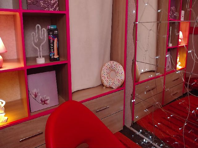 Live sex webcam photo for Blazin_Ruby #258774407