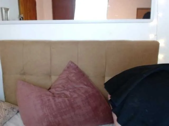 Live sex webcam photo for tiffanysweett #241386161