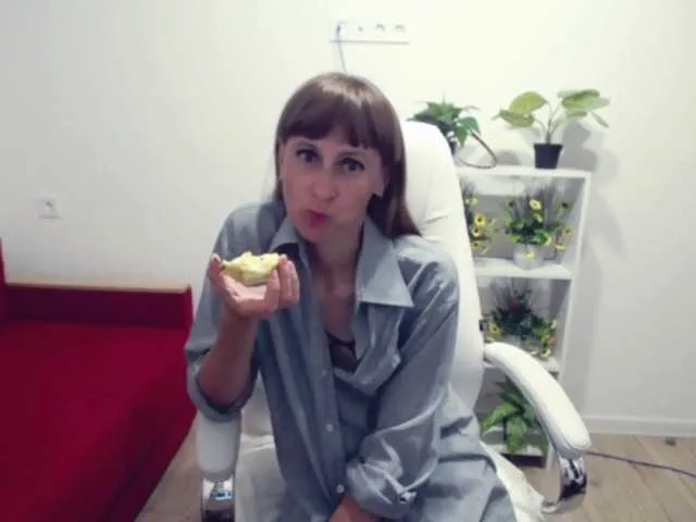 Live sex webcam photo for Tori-Vi #263393973