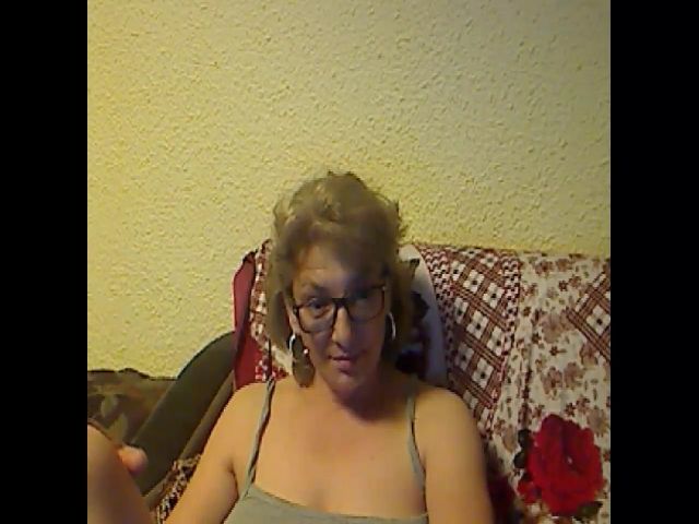 Live sex webcam photo for LovelyGinny #257804645