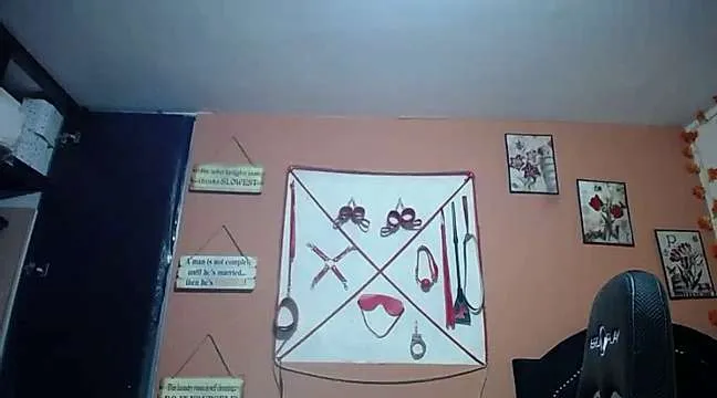 Live sex webcam photo for melany_isabella #244636364