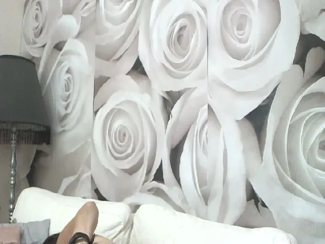 Live sex webcam photo for MatureKate1 #255265180