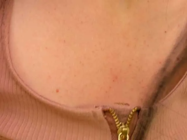Live sex webcam photo for topgirl4u #250769415