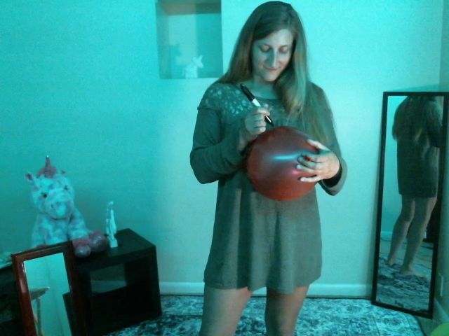 Live sex webcam photo for SuzieMoon #262495327