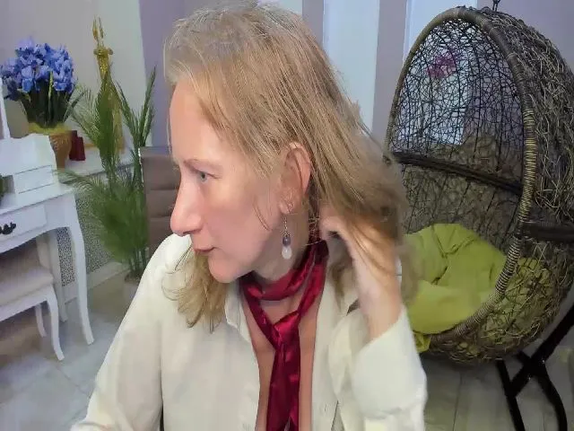 Live sex webcam photo for BelindaVibe #262045910