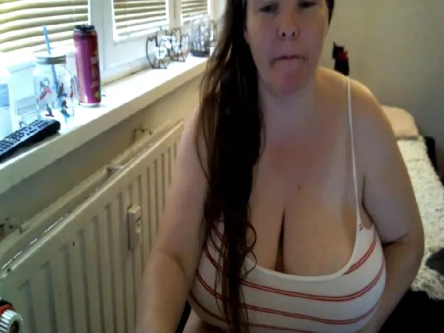 Live sex webcam photo for Bigmegi #254838692