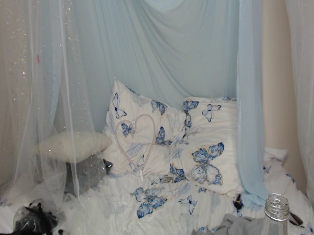 Live sex webcam photo for ImFoxx #259262096