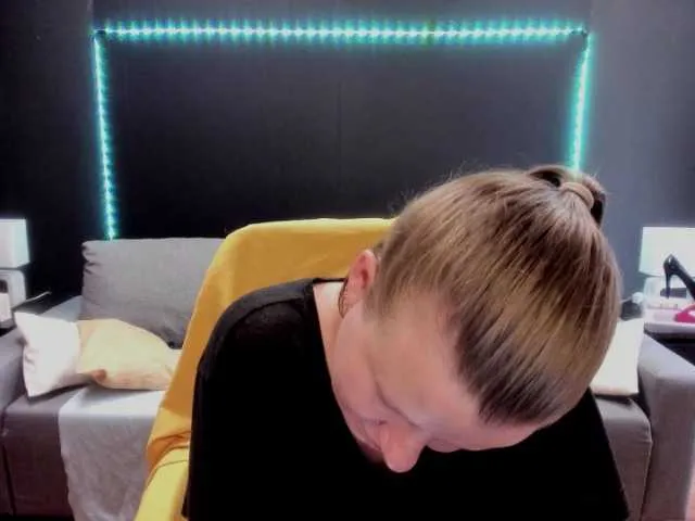 Live sex webcam photo for CoconutLegs #250161038