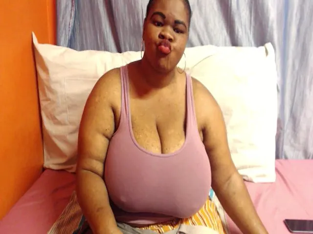 Live sex webcam photo for Sweetnozie #259232721