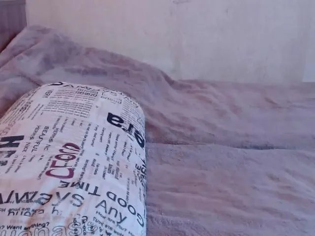 Live sex webcam photo for AndreaBlondy #257654433