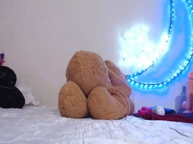 Live sex webcam photo for OnixxLee #263353180