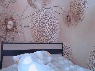 Live sex webcam photo for MeltingJulia #251879857