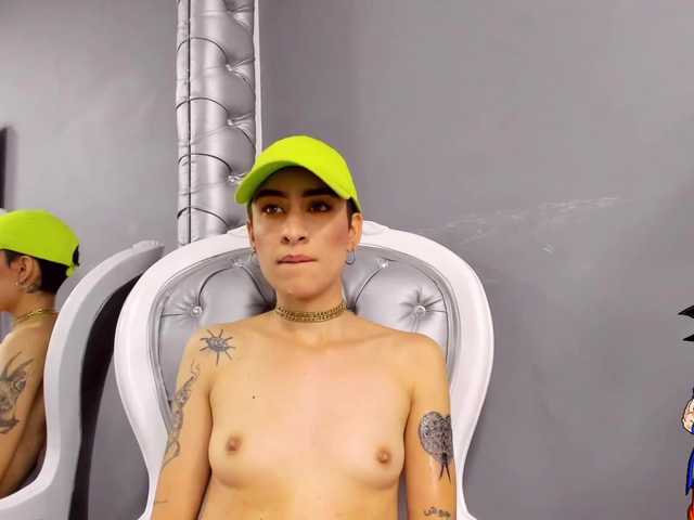Live sex webcam photo for HannaRomero #263980655
