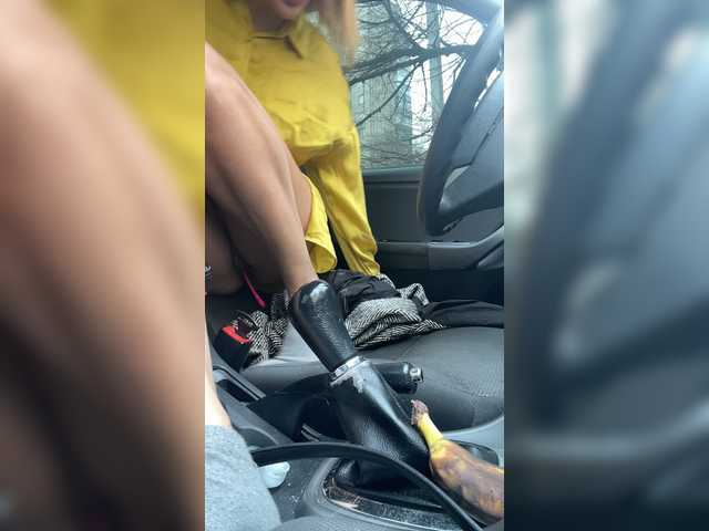 Live sex webcam photo for Lusi19 #241319673