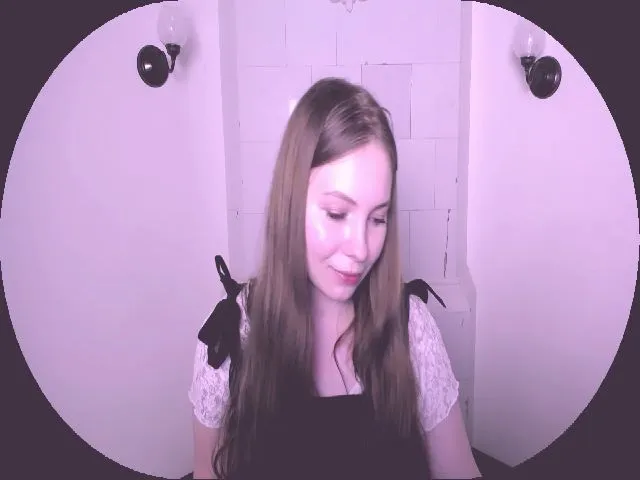 Live sex webcam photo for MollyMey #260955572
