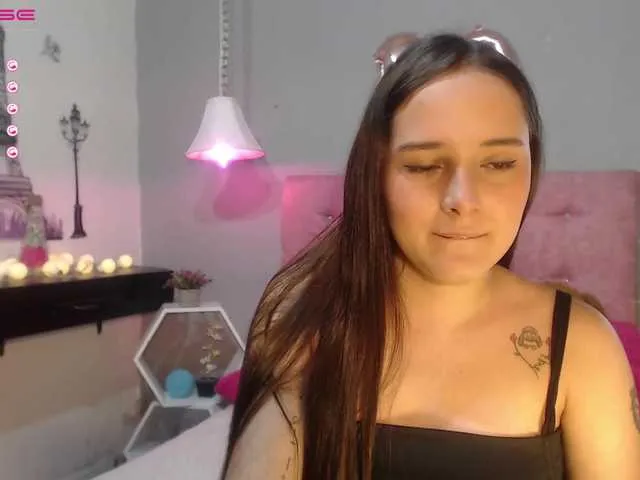 Live sex webcam photo for miacooper #244057933